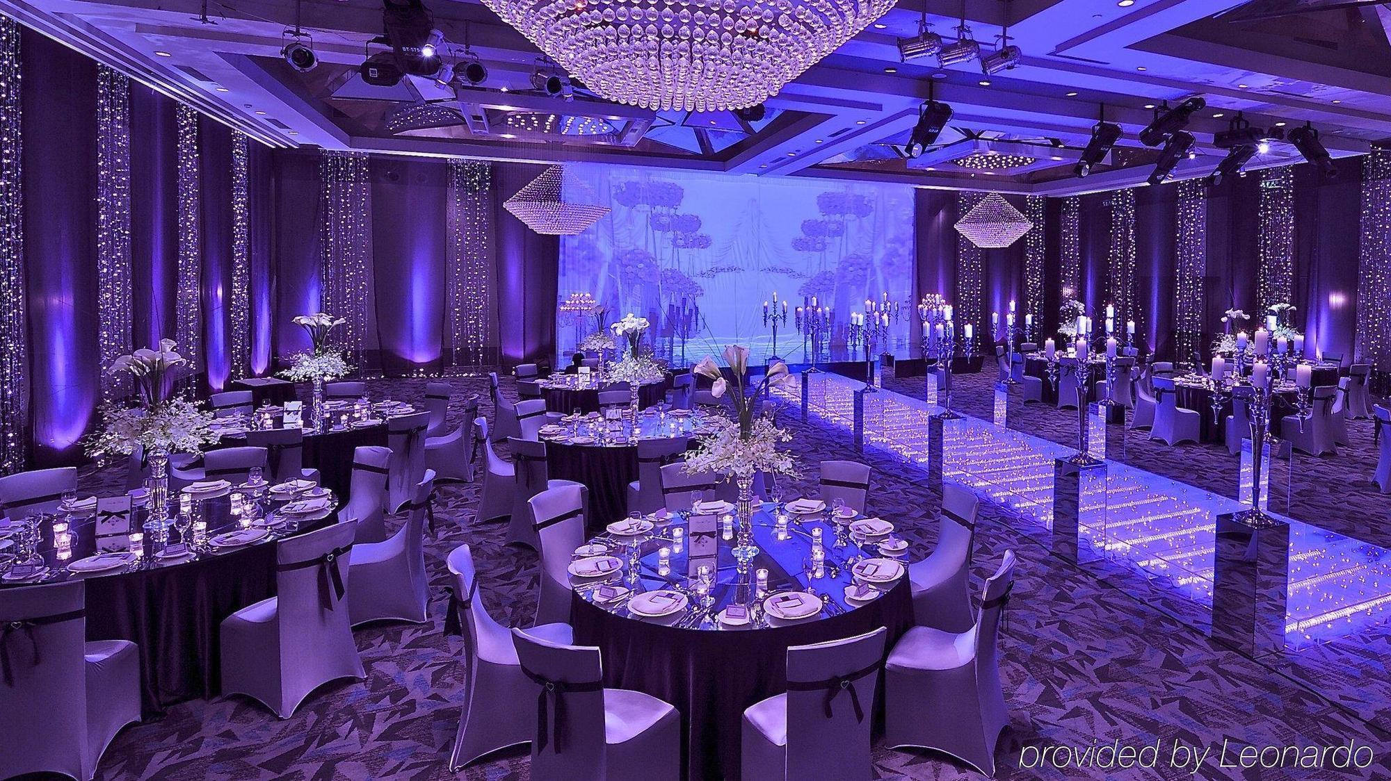 Hotel Nikko Τιαντζίν Εξωτερικό φωτογραφία The ballroom at the Four Seasons Hotel