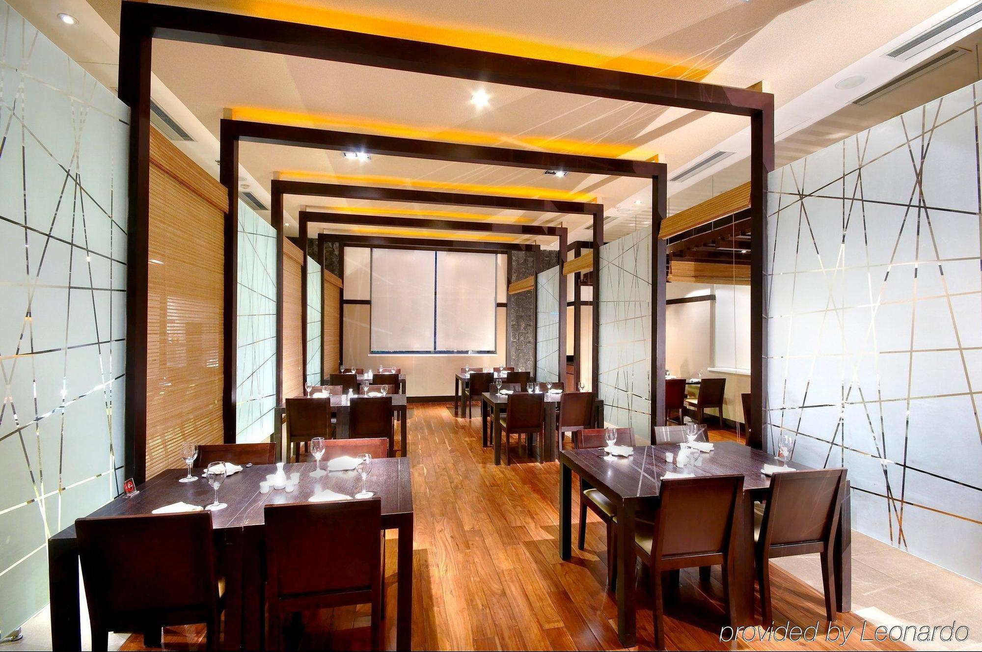 Hotel Nikko Τιαντζίν Εξωτερικό φωτογραφία The interior of the restaurant